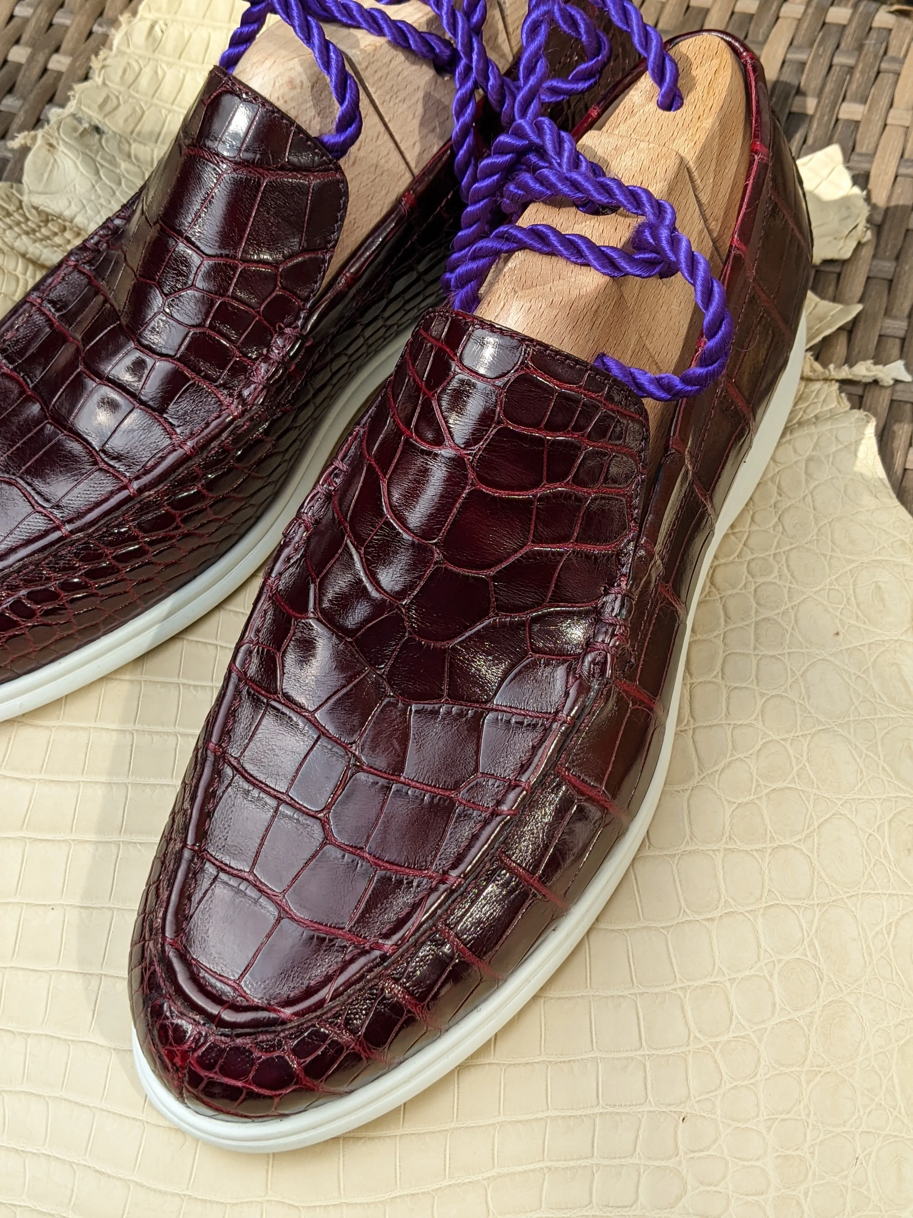 Ascot Cannes - Burgundy Crocodile