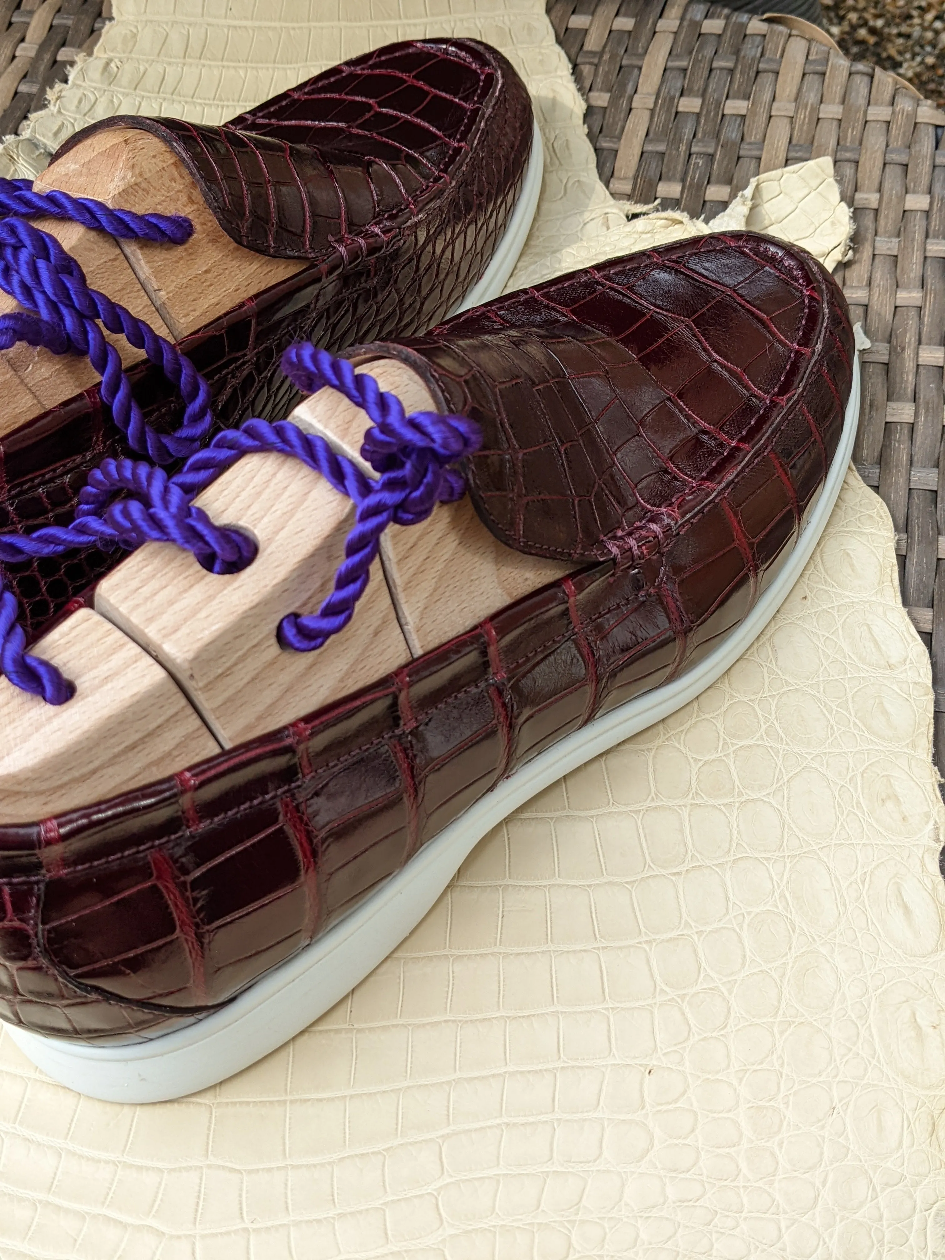 Ascot Cannes - Burgundy Crocodile