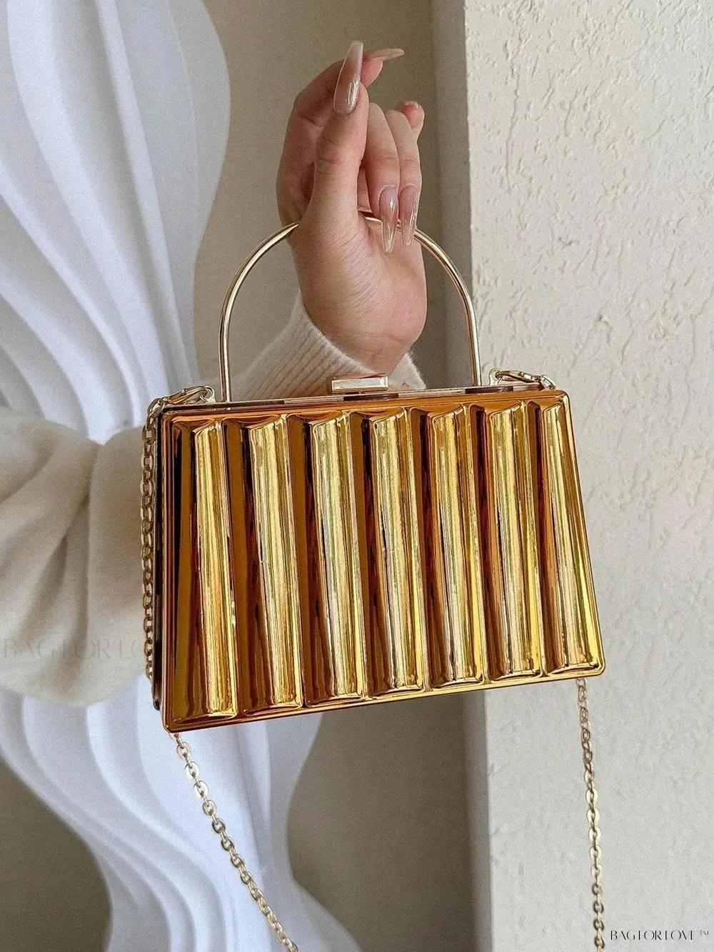 BagForLove - Elegant Ladies' Clutch Bag with Ample Storage Space