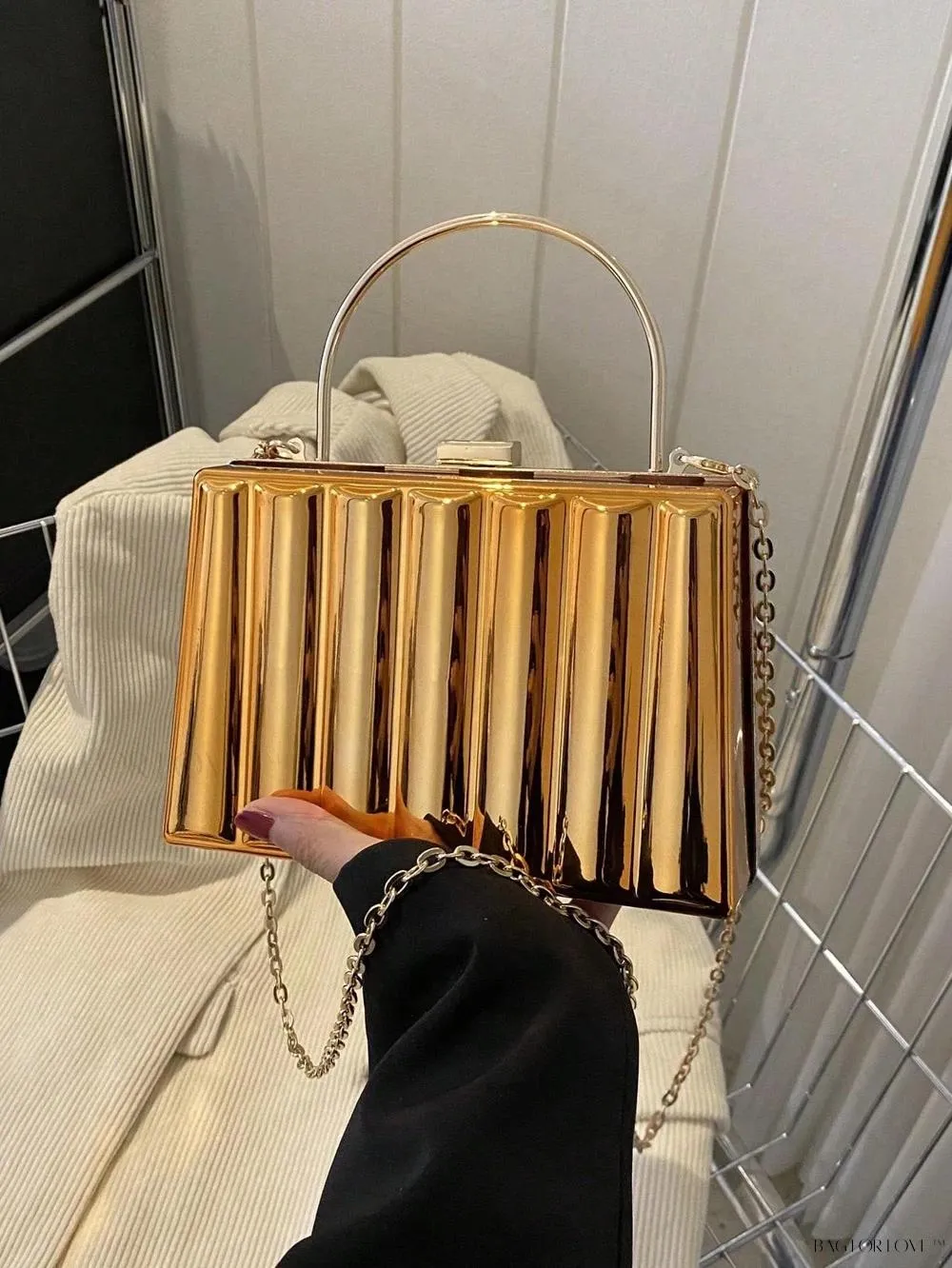 BagForLove - Elegant Ladies' Clutch Bag with Ample Storage Space