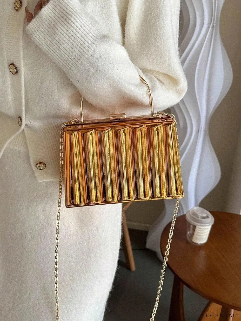 BagForLove - Elegant Ladies' Clutch Bag with Ample Storage Space