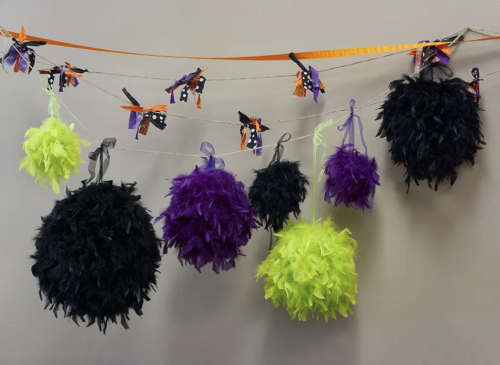 Chandelle Feather Pom Poms - Black - 12"