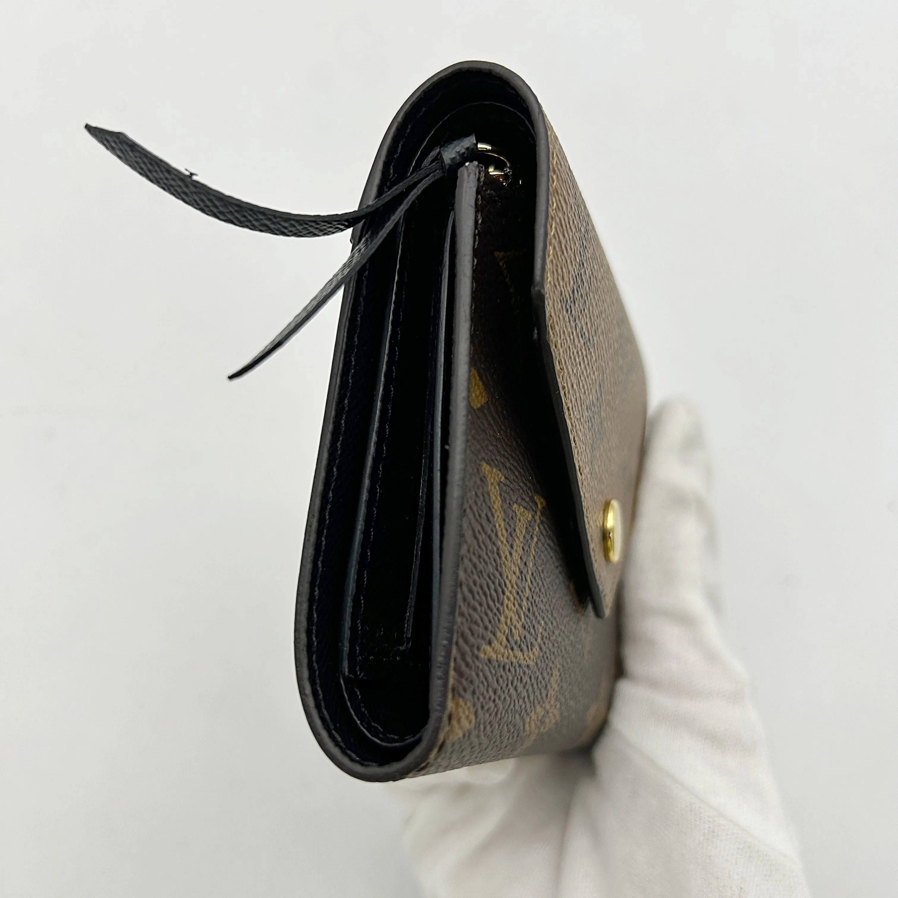 LOUIS VUITTON Reverse Monogram Victorine Wallet B0401A72KR