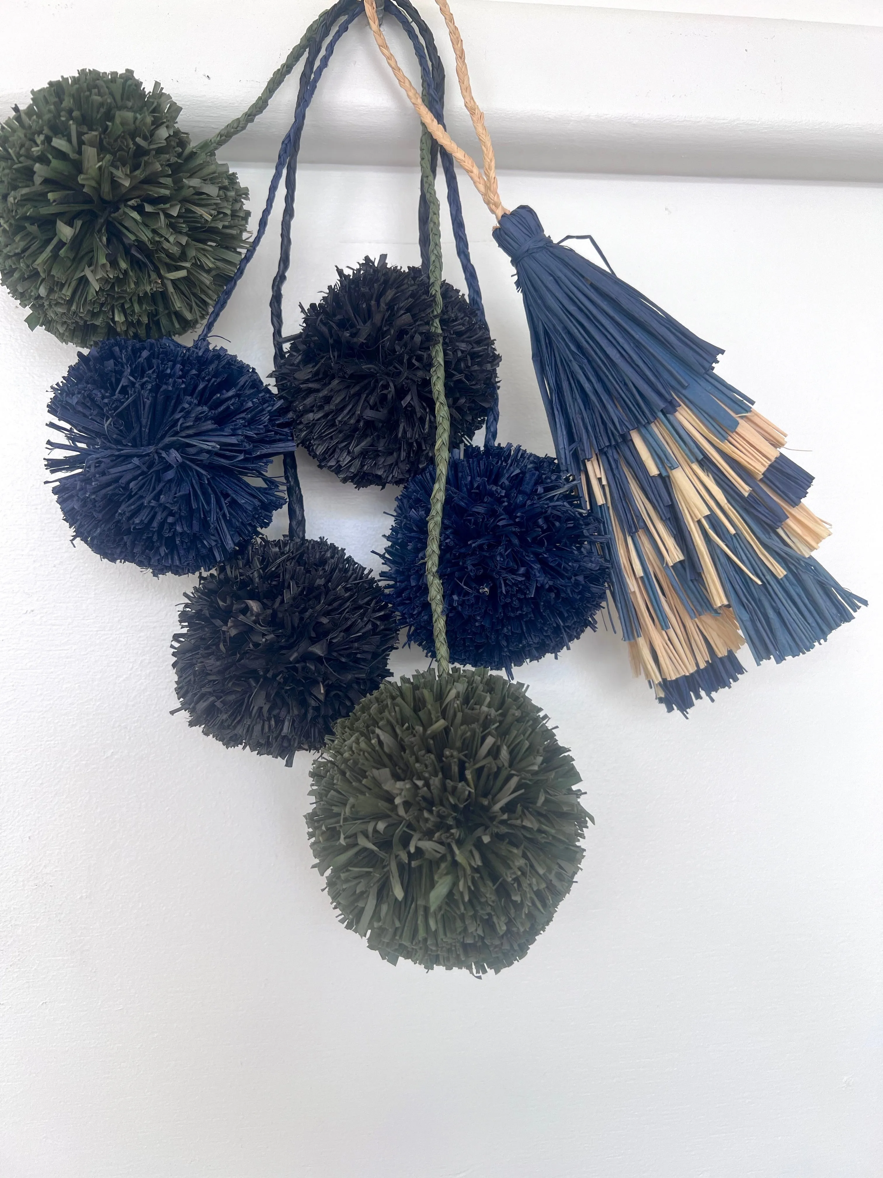 Raffia Pom Poms & Tassels - 16 colours