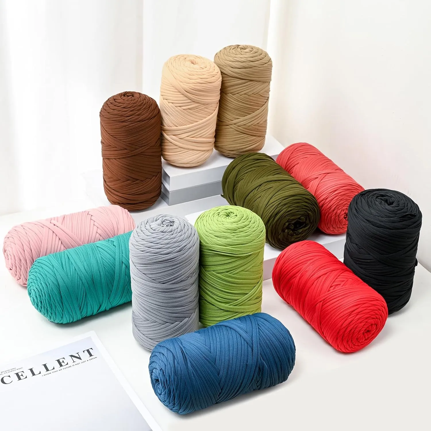 Soft Tshirt Crochet Yarn, 400g/114yds High Elastic Hand Knitting Yarns, Thick T Shirt Yarn for Crocheting Bags, Baskets, Cushions, DIY Crafts（Brown）